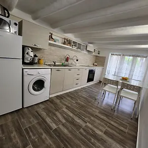  Appartement Don Vito's Home, Dsg2 Short Lets, 250 Mt Metro